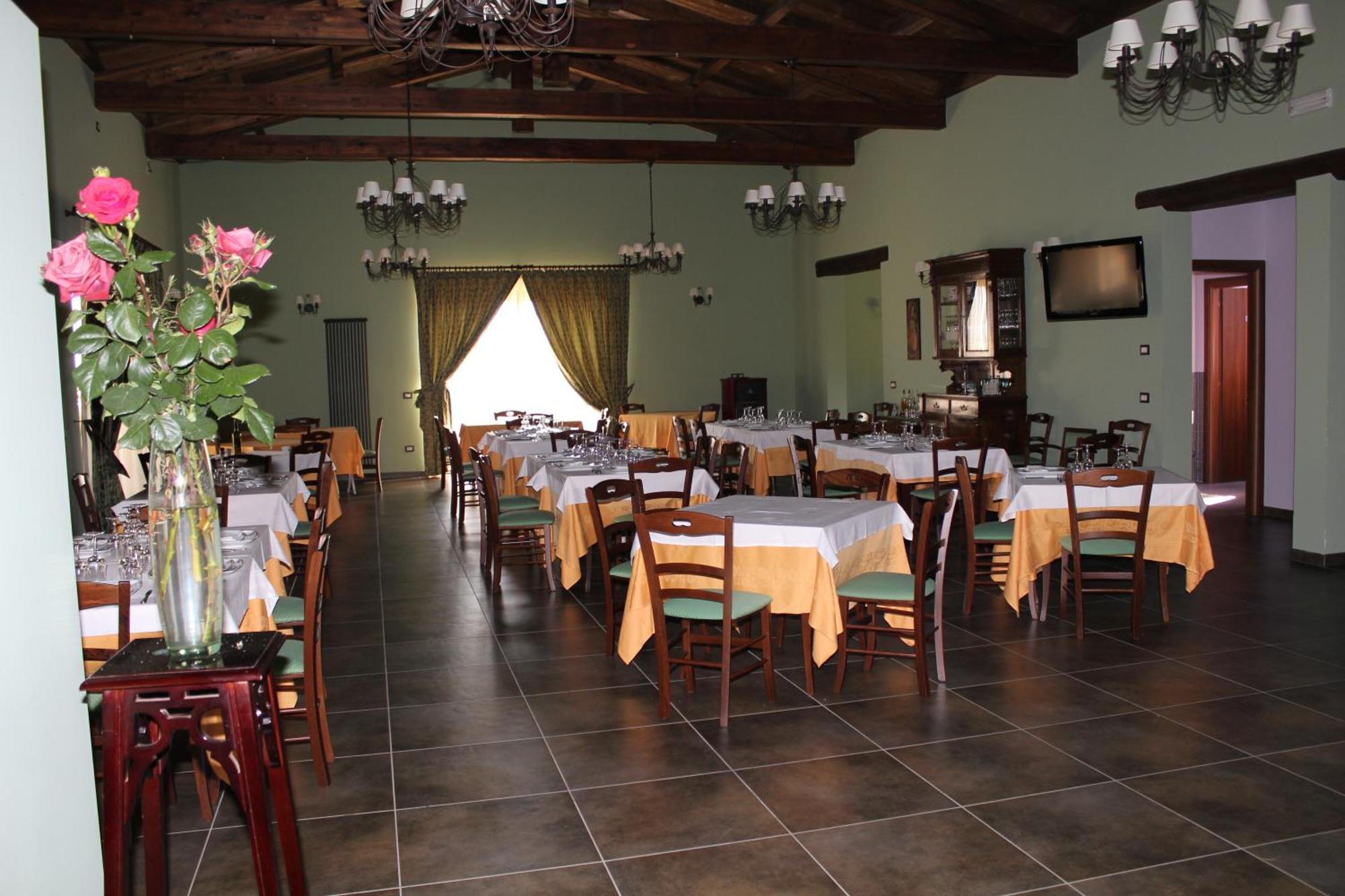 רוזטו דליי אברוצי Agriturismo Il Borgo Degli Ulivi מראה חיצוני תמונה